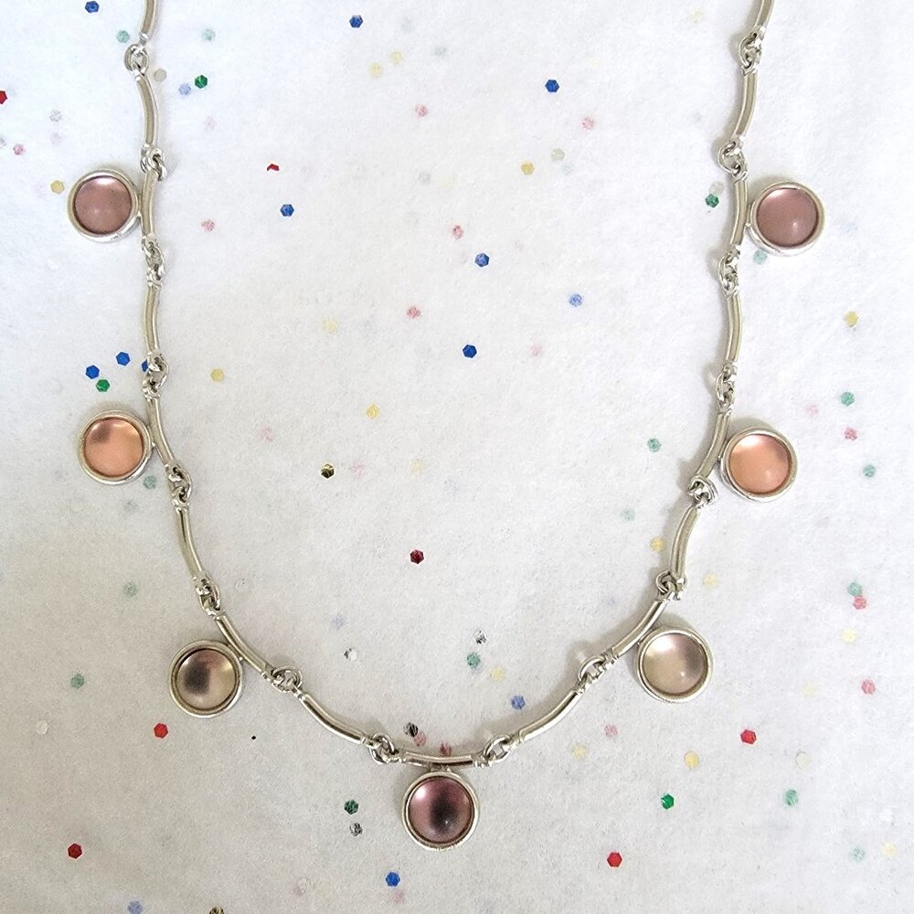 GLOWING GLASS CABOCHON SILVER TONE NECKLACE SHADES OF NEUTRALS NEW